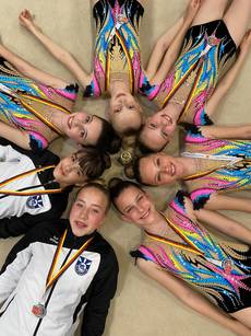 Die Gymnastinnen der Schülerwettkampfklasse. (Foto: Josephine König)